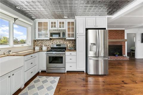 56 Old Mill Blvd, Warwick, RI 02889 photo 5