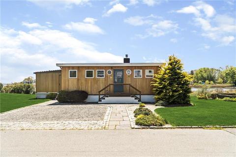 56 Old Mill Blvd, Warwick, RI 02889 photo 1