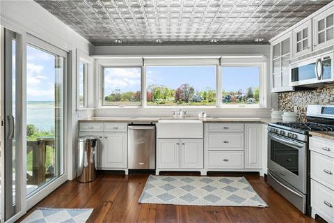 56 Old Mill Blvd, Warwick, RI 02889 photo 4