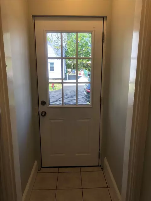 86 Adelaide Ave, Warwick, RI 02886 photo 6