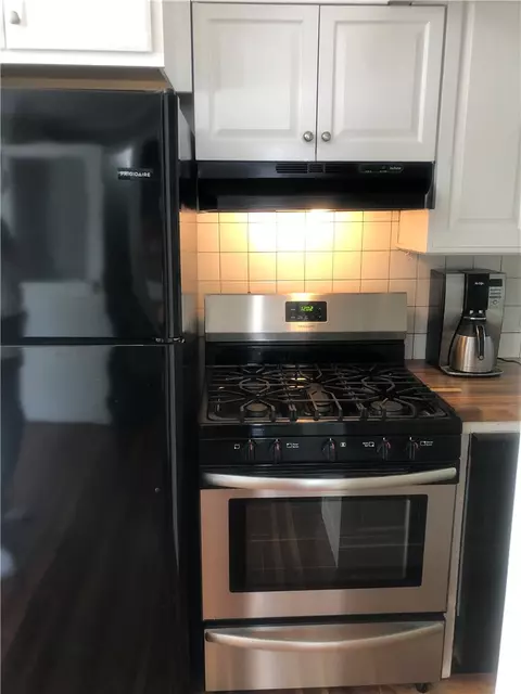 86 Adelaide Ave, Warwick, RI 02886 photo 9
