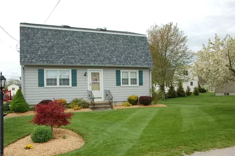 16 Spencer Dr, Westerly, RI 02891 photo 1