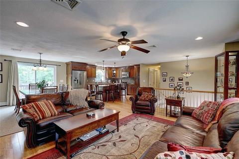 2 Dwight St, Cranston, RI 02921 photo 3