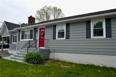 92 Read Ave, Coventry, RI 02816 photo 2