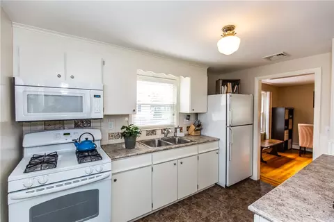 245 Chapmans Ave, Warwick, RI 02886 photo 6