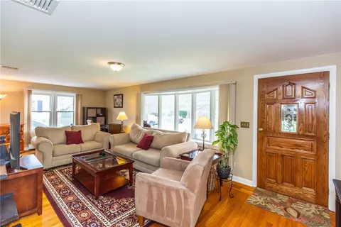 245 Chapmans Ave, Warwick, RI 02886 photo 2
