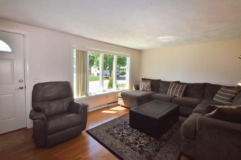 11 Burnside St, Warwick, RI 02886 photo 2