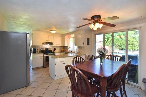 11 Burnside St, Warwick, RI 02886 photo 4