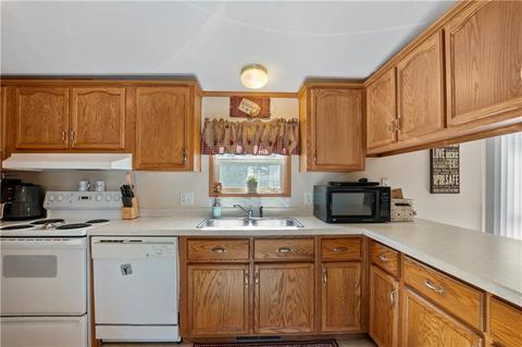 17 Sandra Cir, Coventry, RI 02816 photo 9