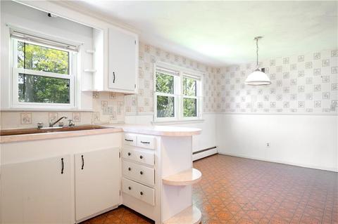 89 White Ave, Warwick, RI 02889 photo 9
