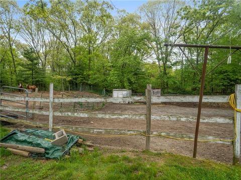 7 Sidney St, Plainville, MA 02762 photo 3