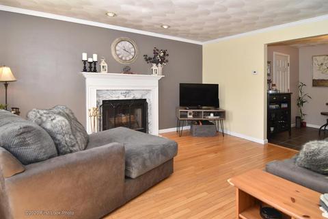 31 Eagle Dr, Hope, RI 02831 photo 3