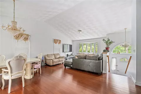 536 3rd Ave, Woonsocket, RI 02895 photo 9