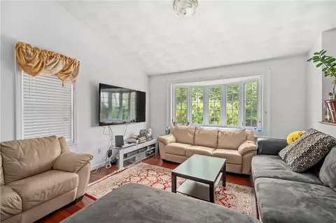 536 3rd Ave, Woonsocket, RI 02895 photo 8