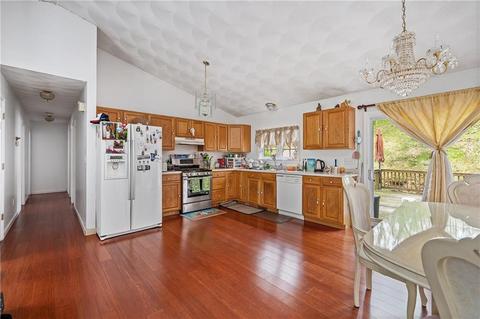 536 3rd Ave, Woonsocket, RI 02895 photo 7