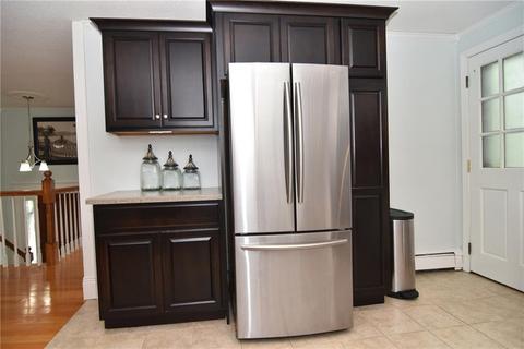 40 Oxford Ave, Woonsocket, RI 02895 photo 8