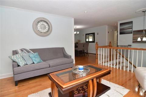 40 Oxford Ave, Woonsocket, RI 02895 photo 5