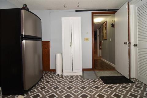 40 Oxford Ave, Woonsocket, RI 02895 photo 26