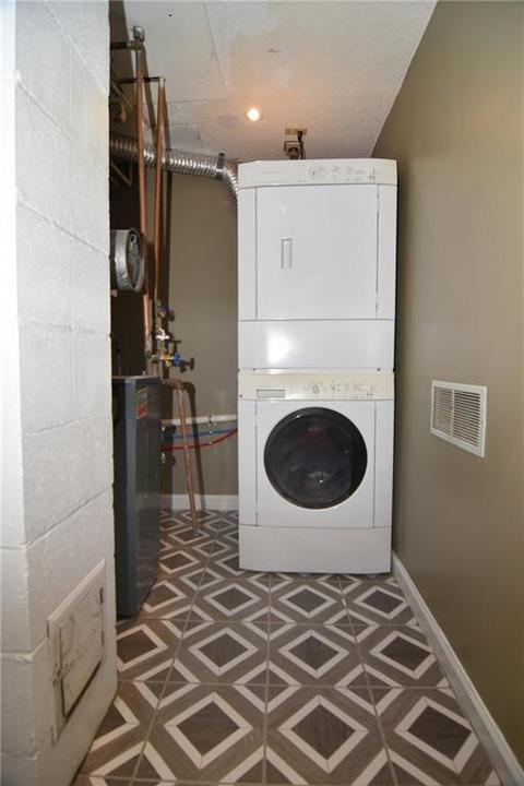 40 Oxford Ave, Woonsocket, RI 02895 photo 24