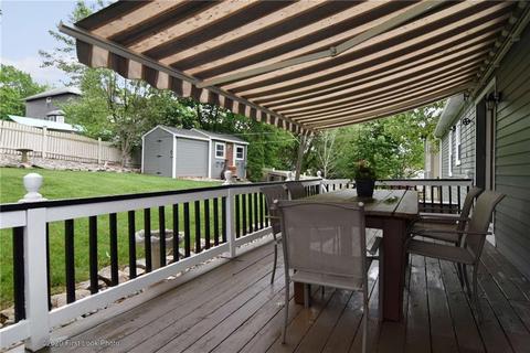 40 Oxford Ave, Woonsocket, RI 02895 photo 27