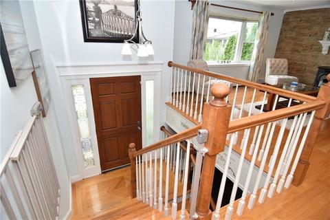 40 Oxford Ave, Woonsocket, RI 02895 photo 4
