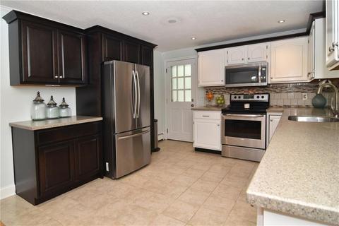40 Oxford Ave, Woonsocket, RI 02895 photo 10