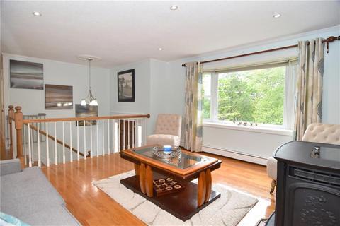 40 Oxford Ave, Woonsocket, RI 02895 photo 6