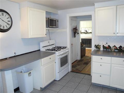 196 Harmony Ct, Warwick, RI 02889 photo 9