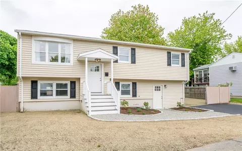41 Chiswick Rd, Warwick, RI 02889 photo 1