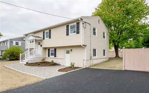 41 Chiswick Rd, Warwick, RI 02889 photo 2