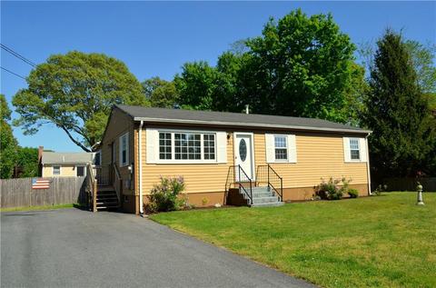 94 Lloyd Ave, Warwick, RI 02889 photo 1