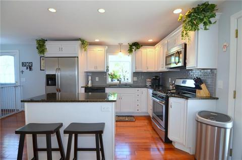 94 Lloyd Ave, Warwick, RI 02889 photo 2
