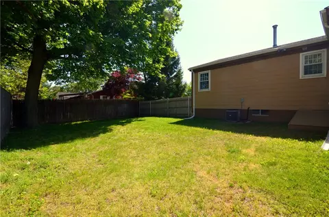94 Lloyd Ave, Warwick, RI 02889 photo 25