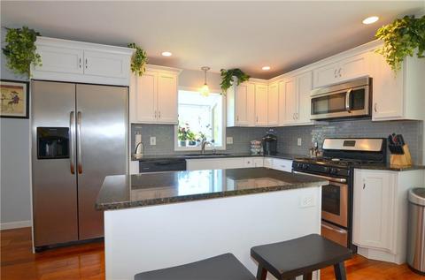 94 Lloyd Ave, Warwick, RI 02889 photo 3