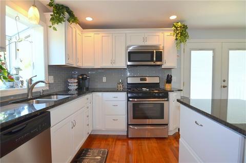 94 Lloyd Ave, Warwick, RI 02889 photo 5