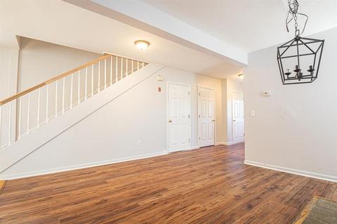25 Morton St, Woonsocket, RI 02895 photo 9