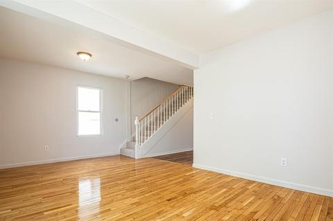 25 Morton St, Woonsocket, RI 02895 photo 8