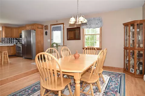36 Michael Dr, Bristol, RI 02809 photo 9