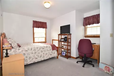 36 Michael Dr, Bristol, RI 02809 photo 19
