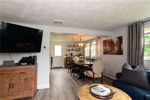 20 Honeysuckle Rd, Warwick, RI 02888 photo 3