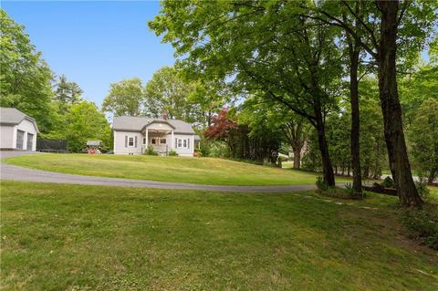 625 Central St, Mapleville, RI 02839 photo 4