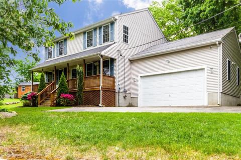 98 Arland Ct, Woonsocket, RI 02895 photo 3