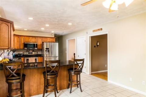 98 Arland Ct, Woonsocket, RI 02895 photo 9