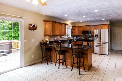 98 Arland Ct, Woonsocket, RI 02895 photo 12