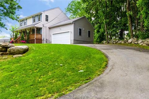 98 Arland Ct, Woonsocket, RI 02895 photo 2