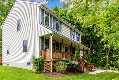 98 Arland Ct, Woonsocket, RI 02895 photo 4
