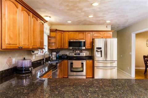 98 Arland Ct, Woonsocket, RI 02895 photo 7