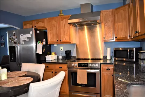 395 Cass Ave, Woonsocket, RI 02895 photo 10