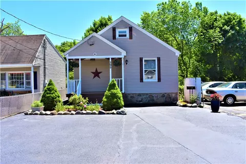395 Cass Ave, Woonsocket, RI 02895 photo 3