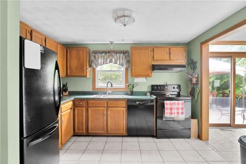 481 Hancock St, Tiverton, RI 02878 photo 16